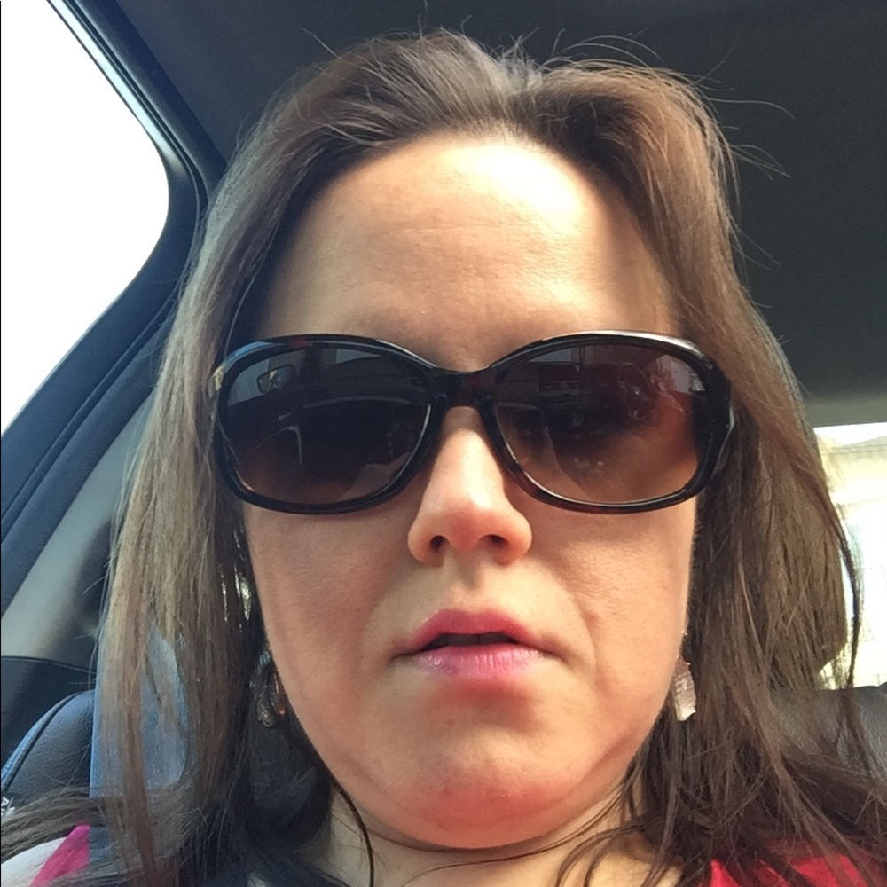 Meet your Posher, Christine